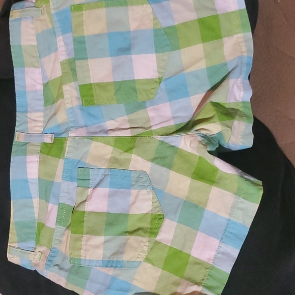 Shorts - Picture 2 of 3